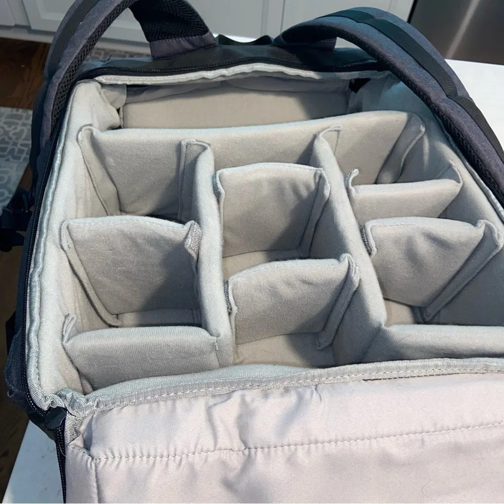BAGSMART Large Grey Camara backpack bag w/ compartments